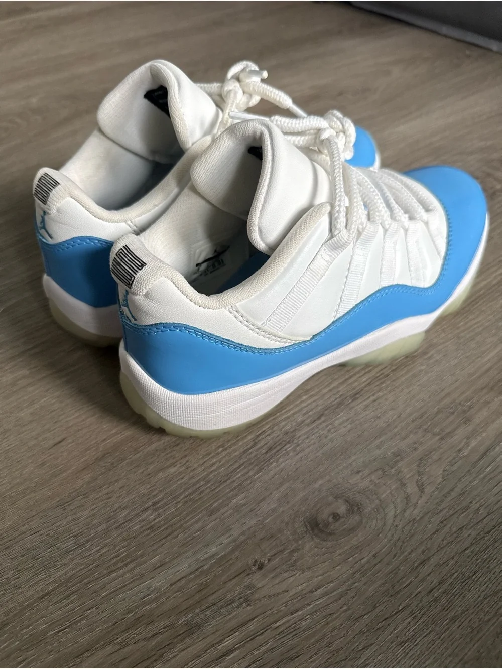 Jordan 11 Retro Low University Blue 2017 men’s size 9 shoes sneakers basketball